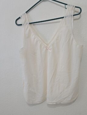 Lady Barbizon. Vintage Cami Delicate Cream Lace-Trim Chemise Tank Ix